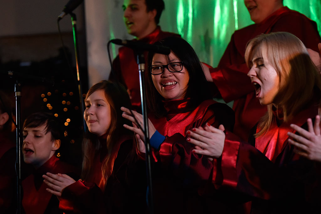 Chorzowski Chór Gospel zaśpiewał kolędy w Galerii Piastów
