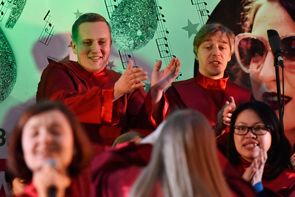 Chorzowski Chór Gospel zaśpiewał kolędy w Galerii Piastów