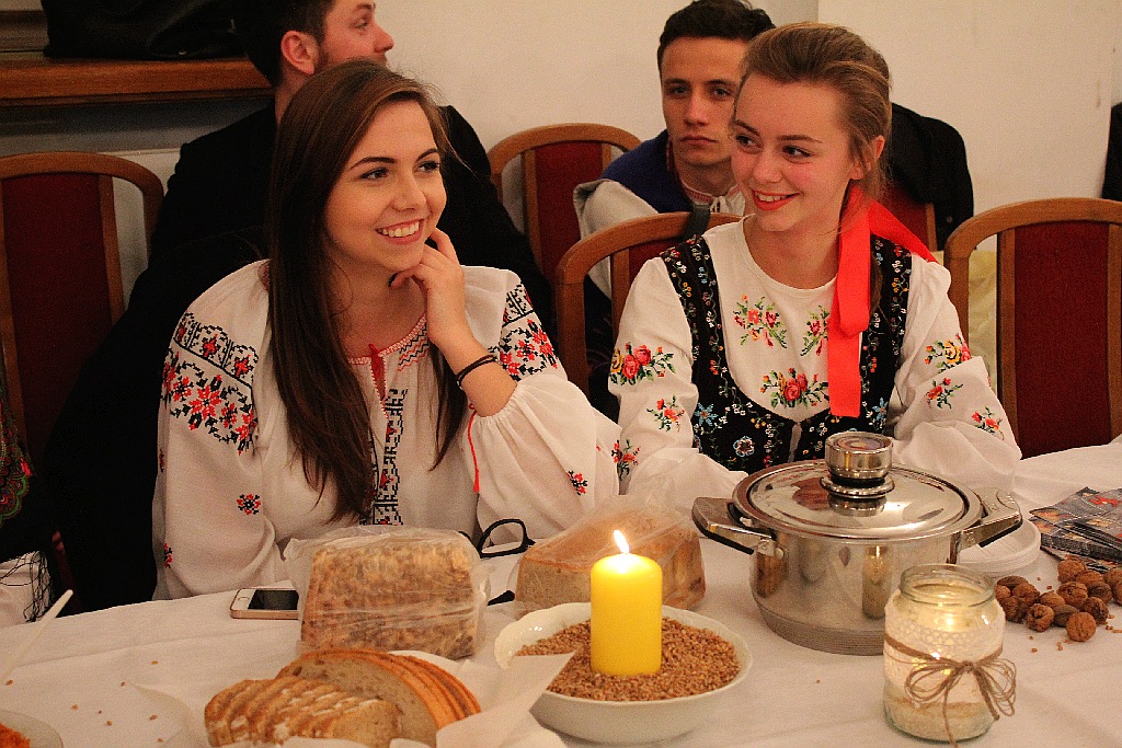 Osiem mniejszości narodowych zasiadło za wspólnym stołem