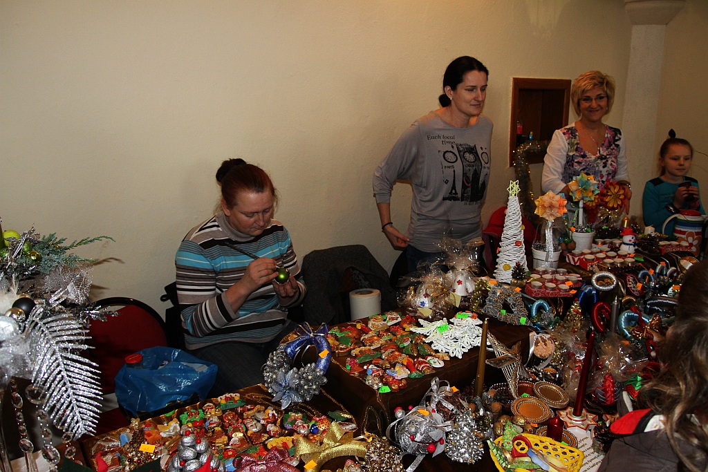 Mieszkańcy gminy Chojnów bawili się na Jarmarku w Piotrowicach