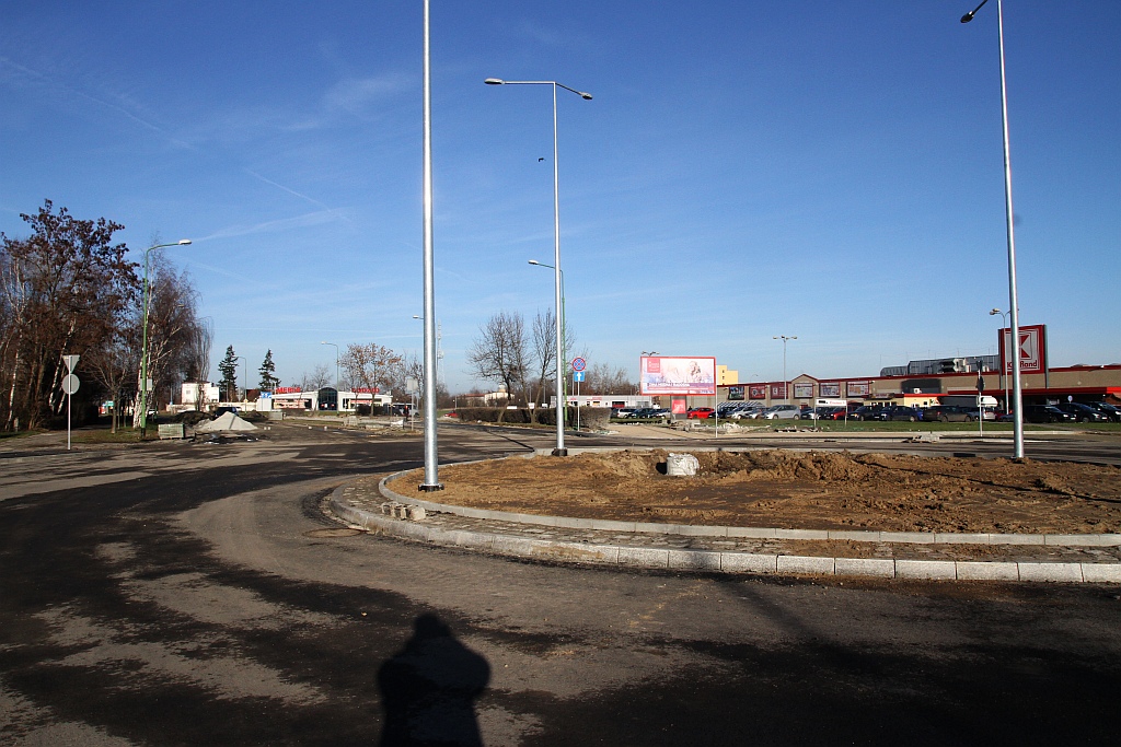 Dwudziestego grudnia a rondo na ul. Sikorskiego nadal w budowie