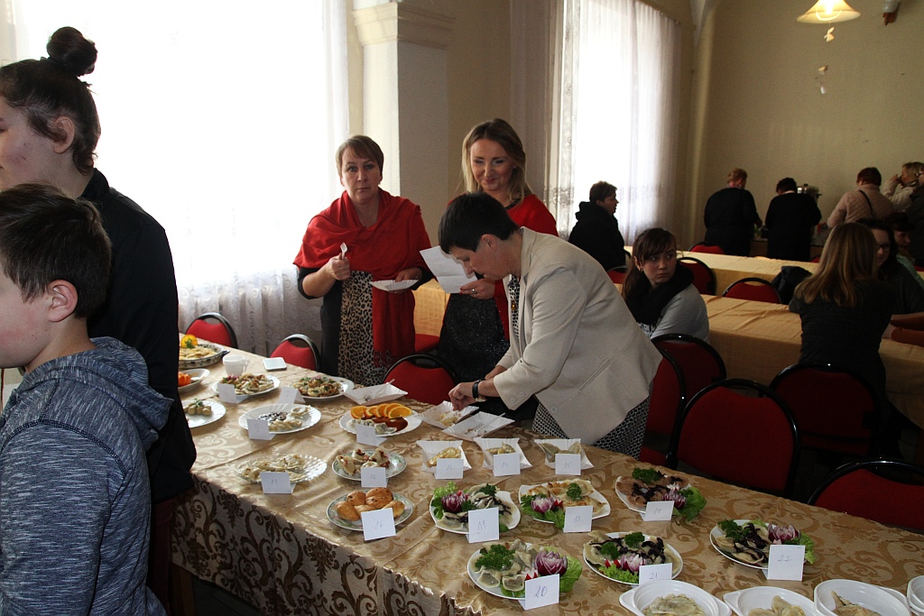 Mieszkańcy gminy Chojnów bawili się na Jarmarku w Piotrowicach