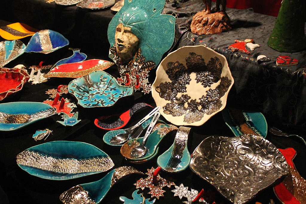 Legniczanie od kilku dni odwiedzają świąteczny jarmark w Rynku