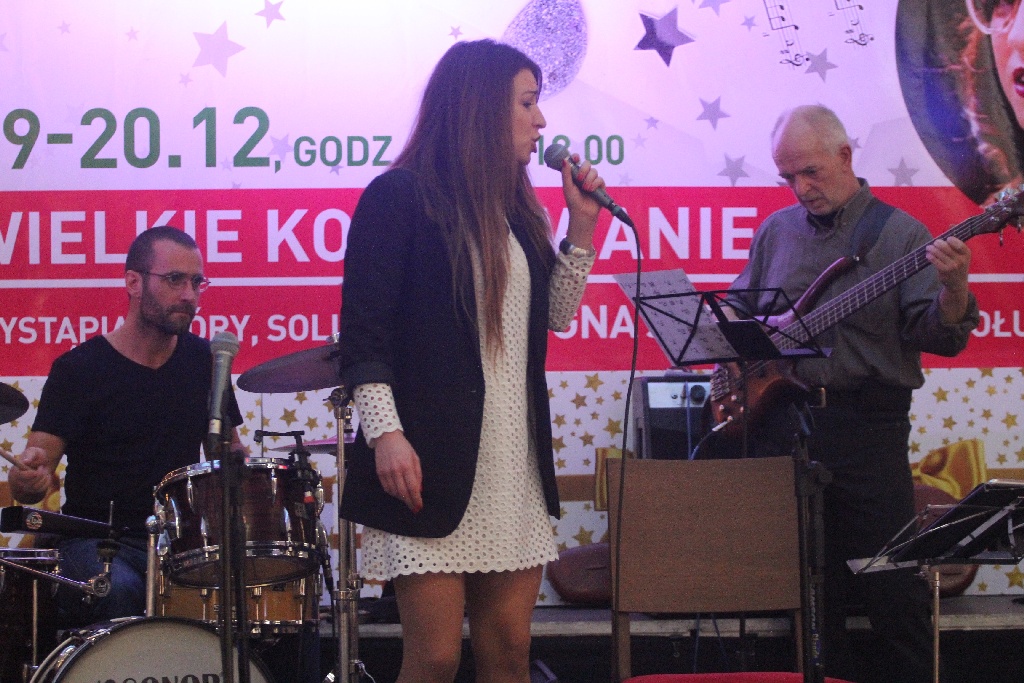 Gwiazda „Must Be The Music” kolędowała w Galerii Piastów
