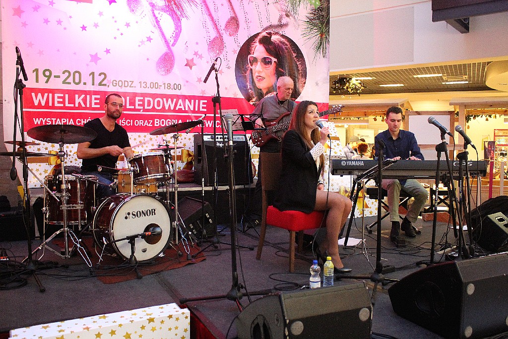 Gwiazda „Must Be The Music” kolędowała w Galerii Piastów