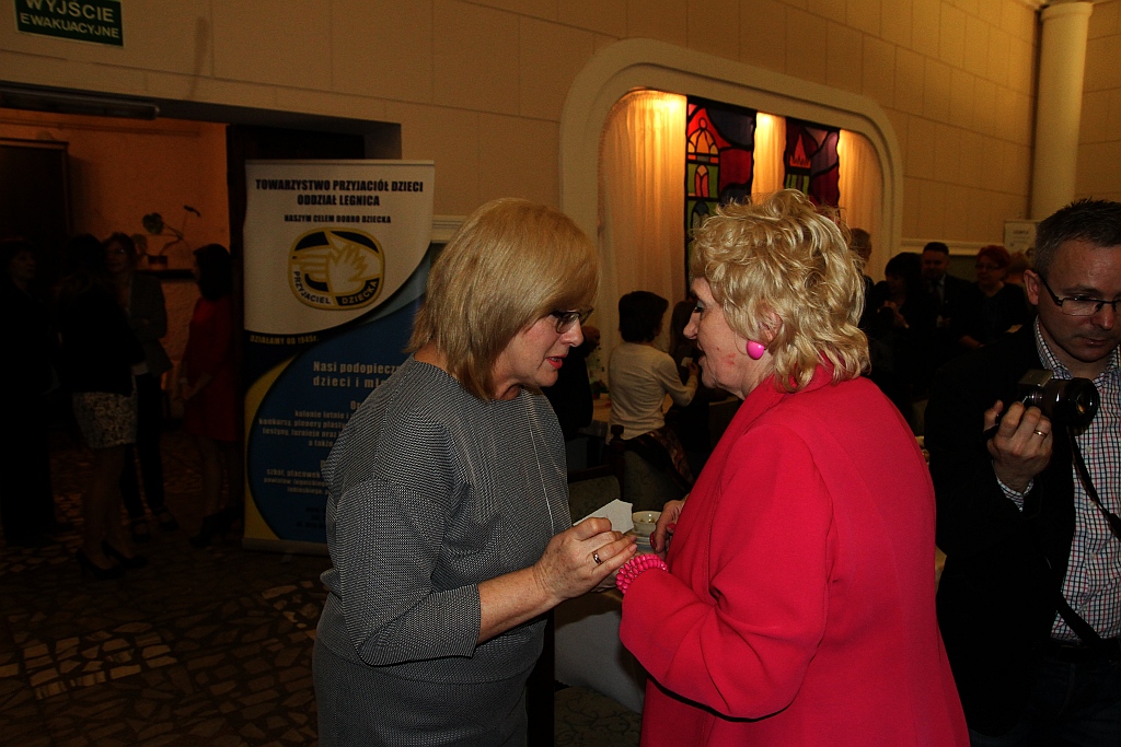 Podopieczni TPD zasiedi do wspólnej wigilii i otrzymali paczki