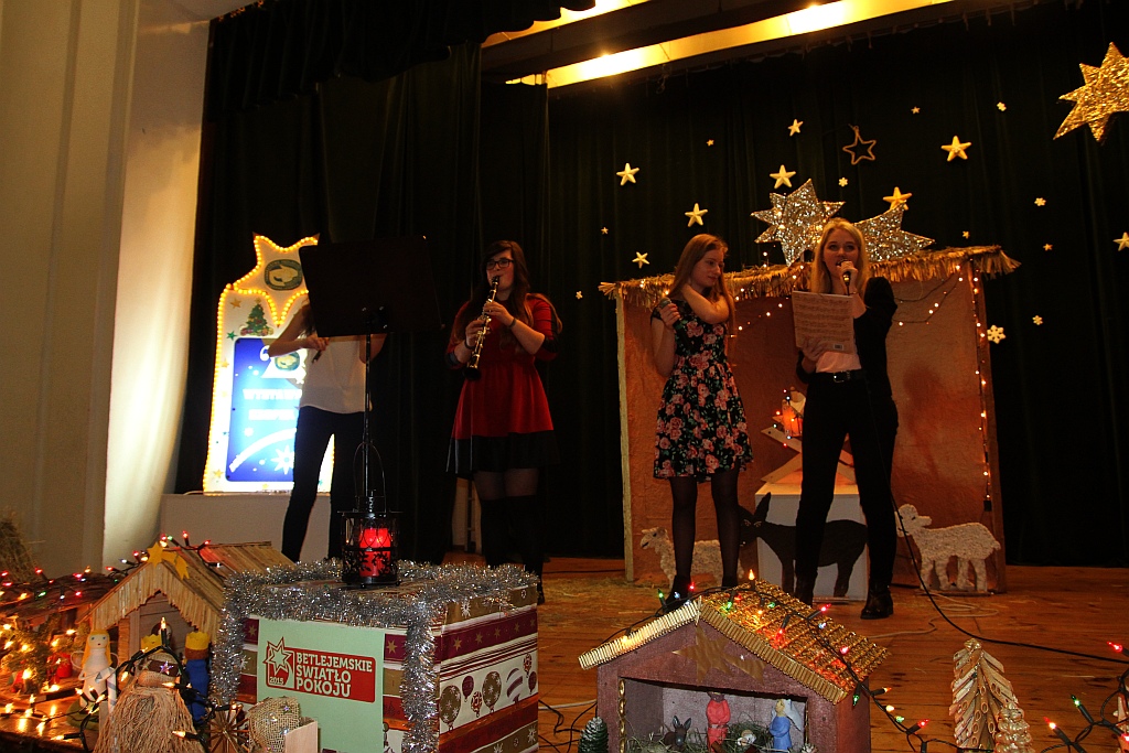 Podopieczni TPD zasiedi do wspólnej wigilii i otrzymali paczki