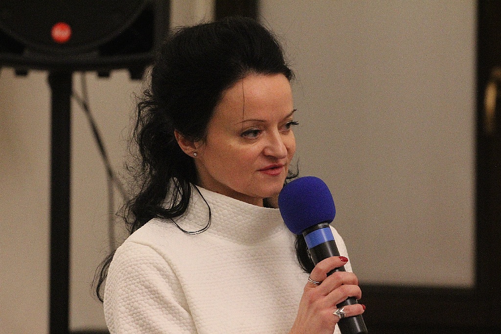 Pejzaże zimowo - świąteczne muzyką malowane w Muzeum Miedzi