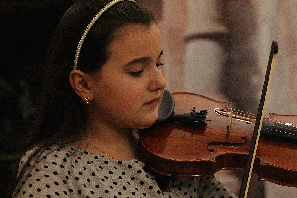 Pejzaże zimowo - świąteczne muzyką malowane w Muzeum Miedzi