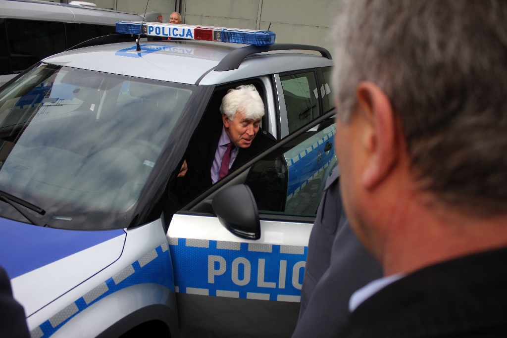 Legnicka policja ma dwanaście nowiuteńkich radiowozów