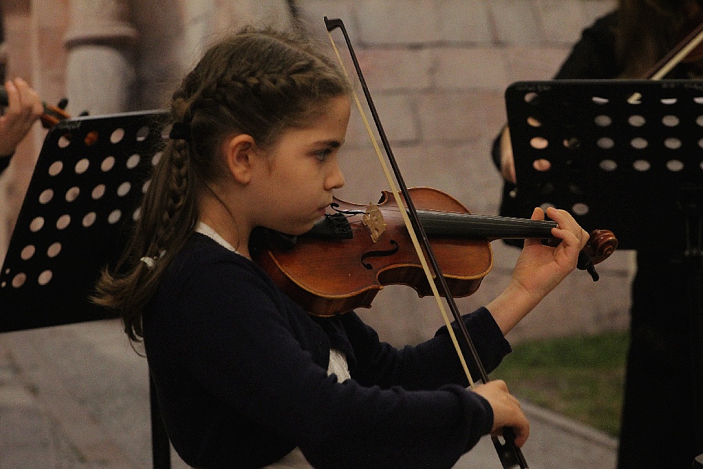 Pejzaże zimowo - świąteczne muzyką malowane w Muzeum Miedzi