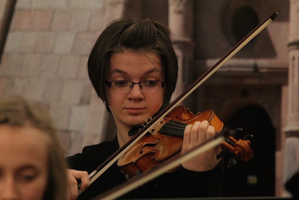 Pejzaże zimowo - świąteczne muzyką malowane w Muzeum Miedzi