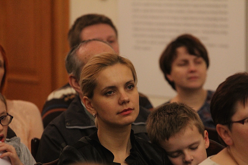 Pejzaże zimowo - świąteczne muzyką malowane w Muzeum Miedzi