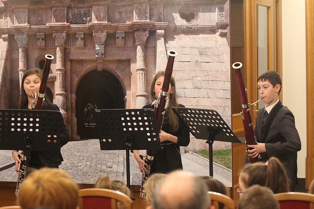 Pejzaże zimowo - świąteczne muzyką malowane w Muzeum Miedzi