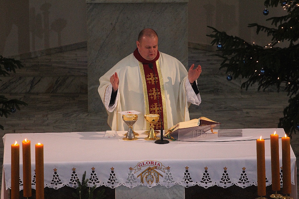 Msza święta w kościele Matki Bożej Królowej Polski w Legnicy