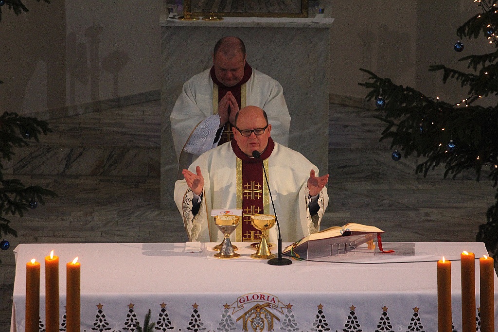 Msza święta w kościele Matki Bożej Królowej Polski w Legnicy