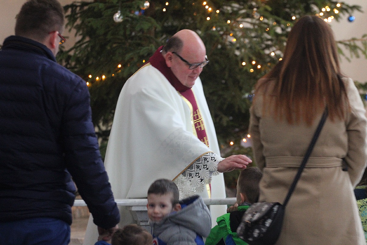 Msza święta w kościele Matki Bożej Królowej Polski w Legnicy