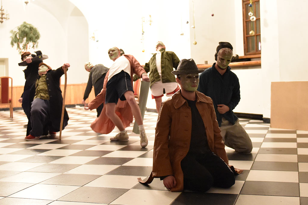 Próba generalna spektaklu „Płonąca Wyspa” Teatru Avatar