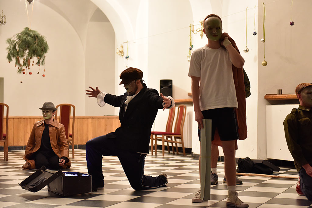 Próba generalna spektaklu „Płonąca Wyspa” Teatru Avatar