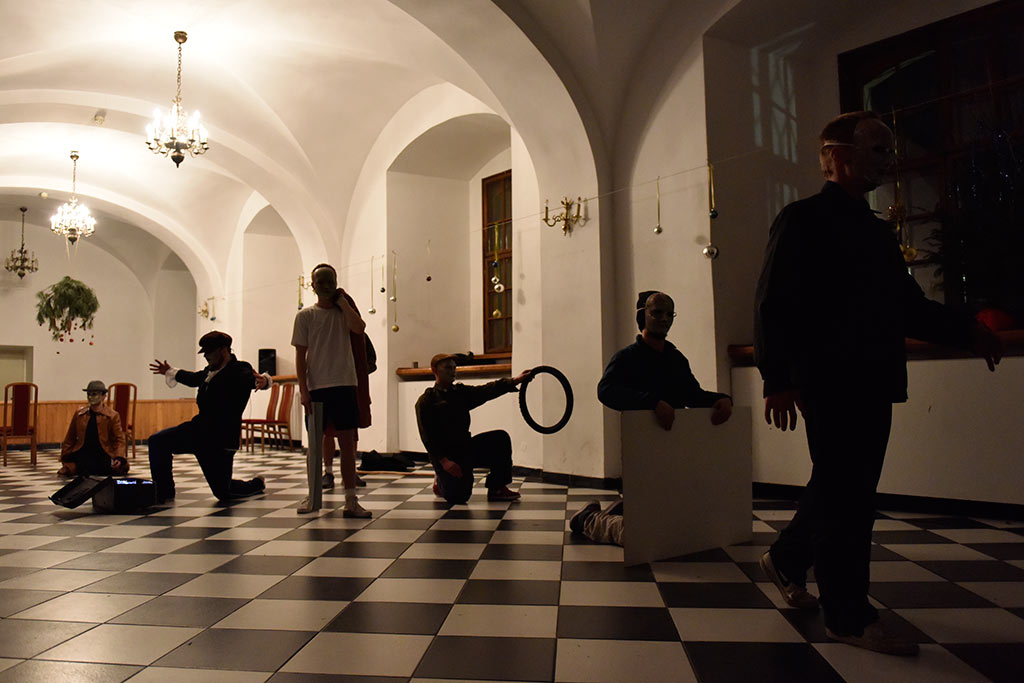 Próba generalna spektaklu „Płonąca Wyspa” Teatru Avatar