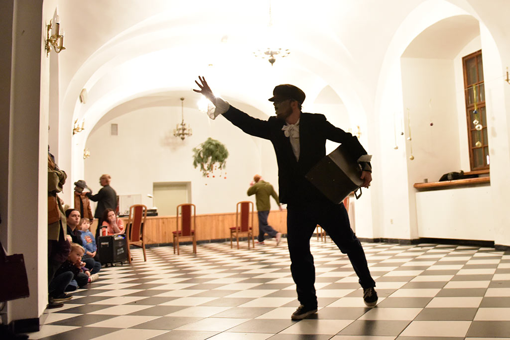 Próba generalna spektaklu „Płonąca Wyspa” Teatru Avatar