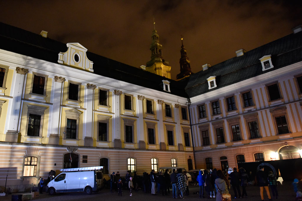 Próba generalna spektaklu „Płonąca Wyspa” Teatru Avatar