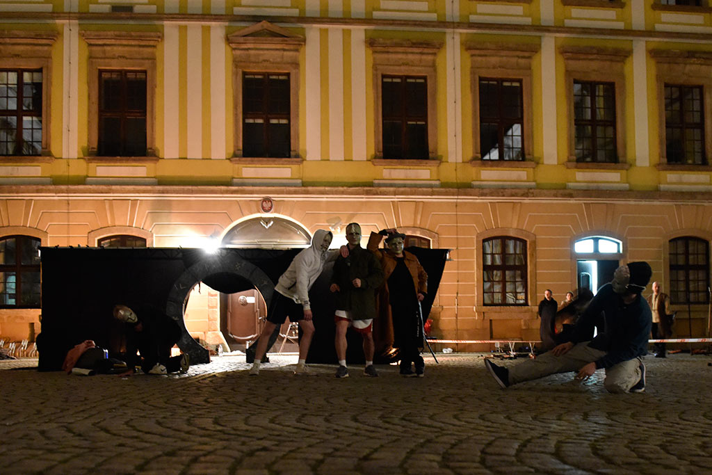 Próba generalna spektaklu „Płonąca Wyspa” Teatru Avatar