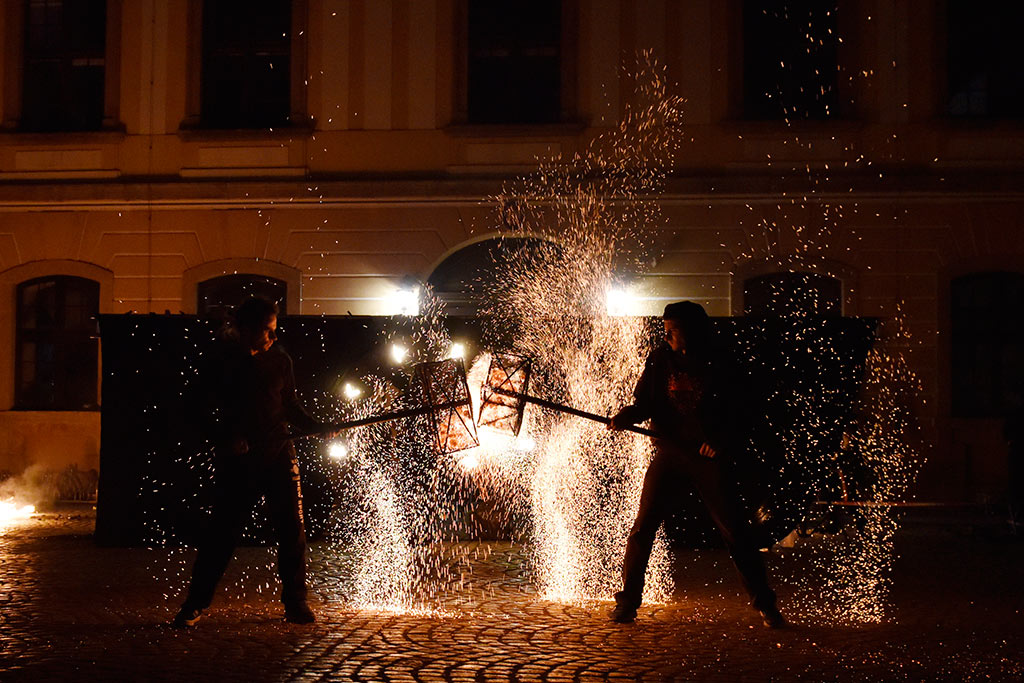 Próba generalna spektaklu „Płonąca Wyspa” Teatru Avatar