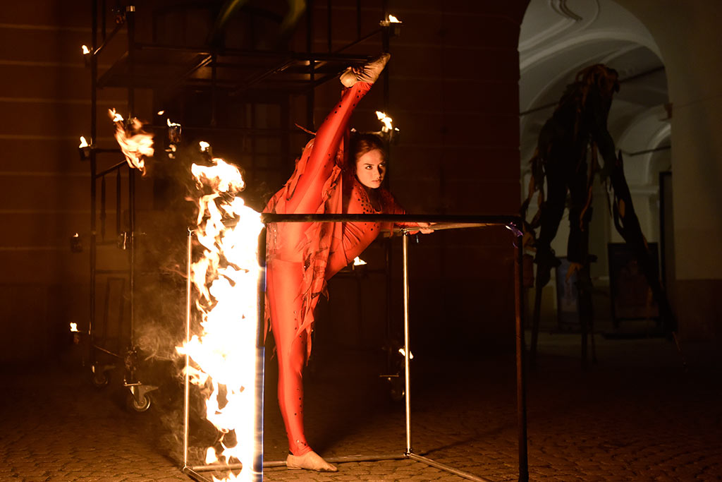 Próba generalna spektaklu „Płonąca Wyspa” Teatru Avatar