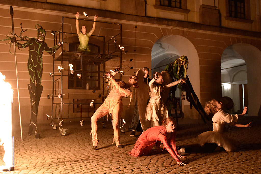 Próba generalna spektaklu „Płonąca Wyspa” Teatru Avatar