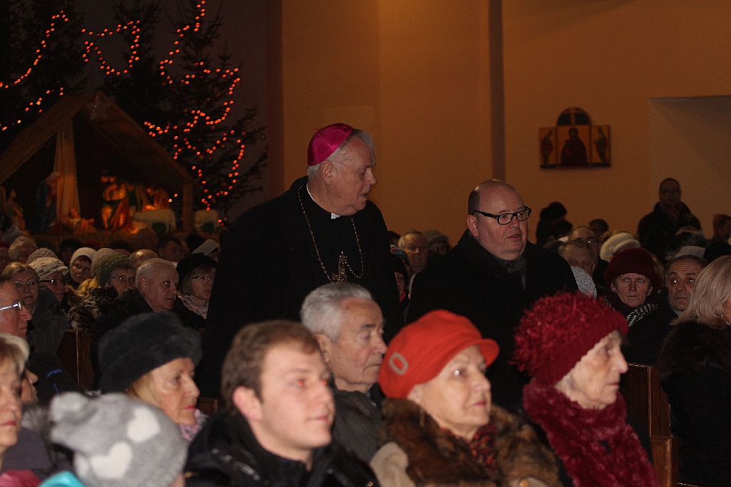 Tłumy wiernych słuchały koncertu kolęd rodziny Pospieszalskich