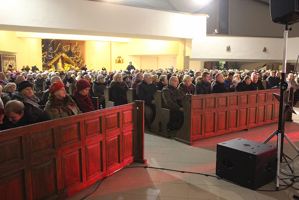 Tłumy wiernych słuchały koncertu kolęd rodziny Pospieszalskich