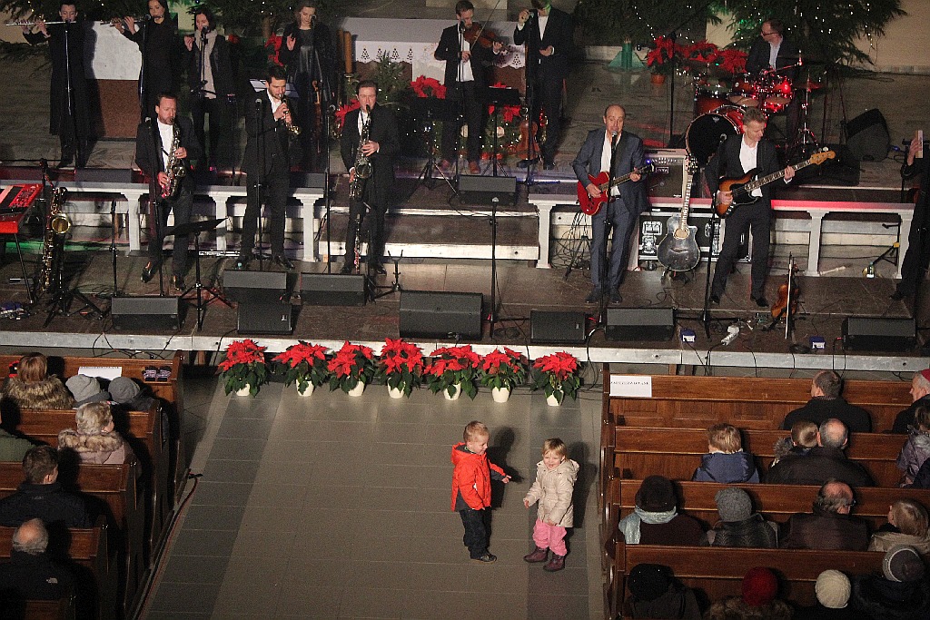 Tłumy wiernych słuchały koncertu kolęd rodziny Pospieszalskich