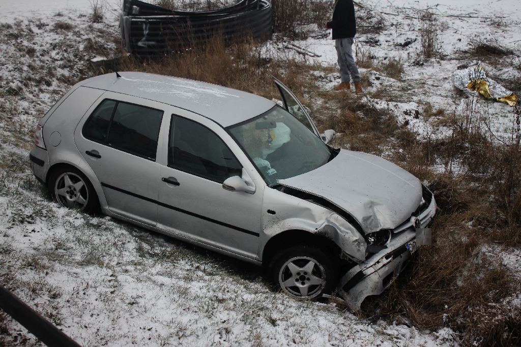 Ranne dwie osoby w wypadku na drodze S3 w Rzeszotarach