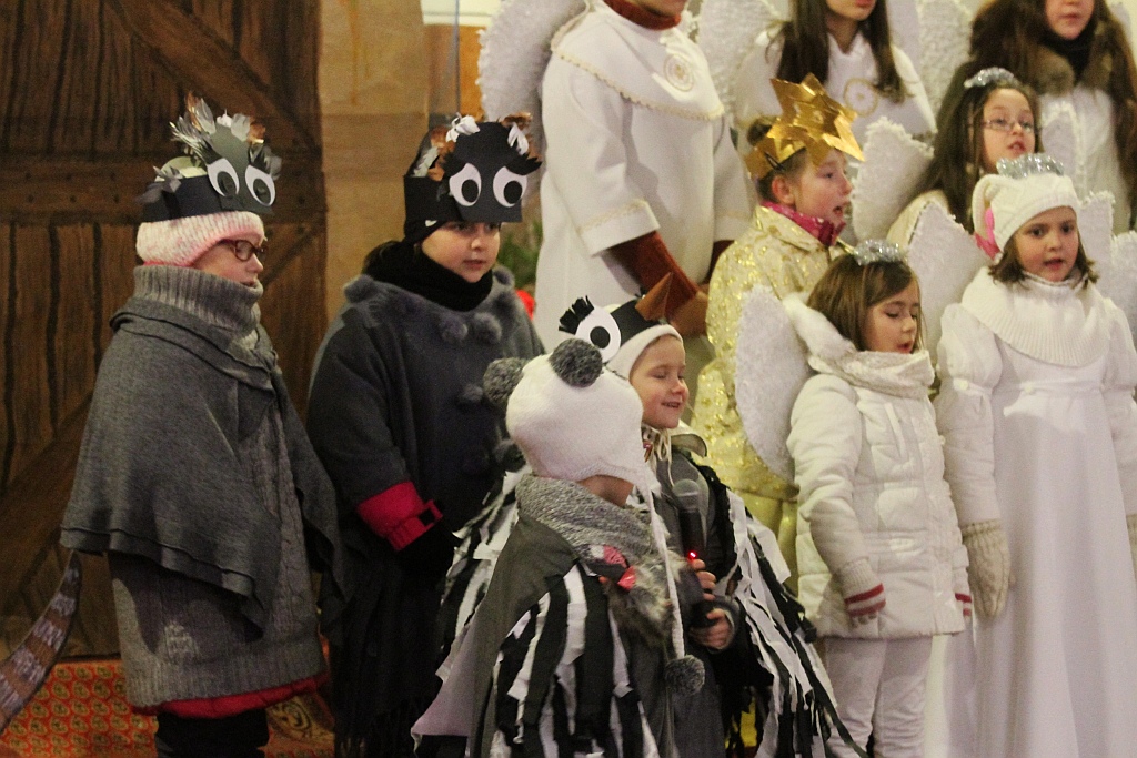 Dzieci ze scholi parafialnej wystawiły jasełka „Broda Heroda”