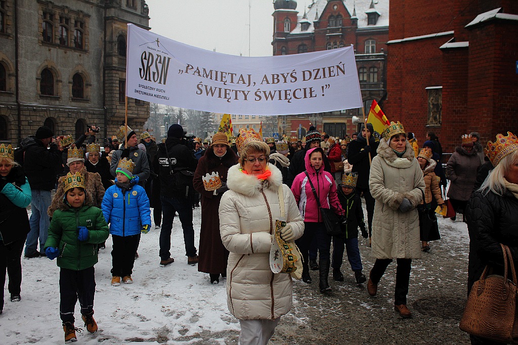 Ponad tysiąc wiernych wzięło udział w Orszaku Trzech Króli