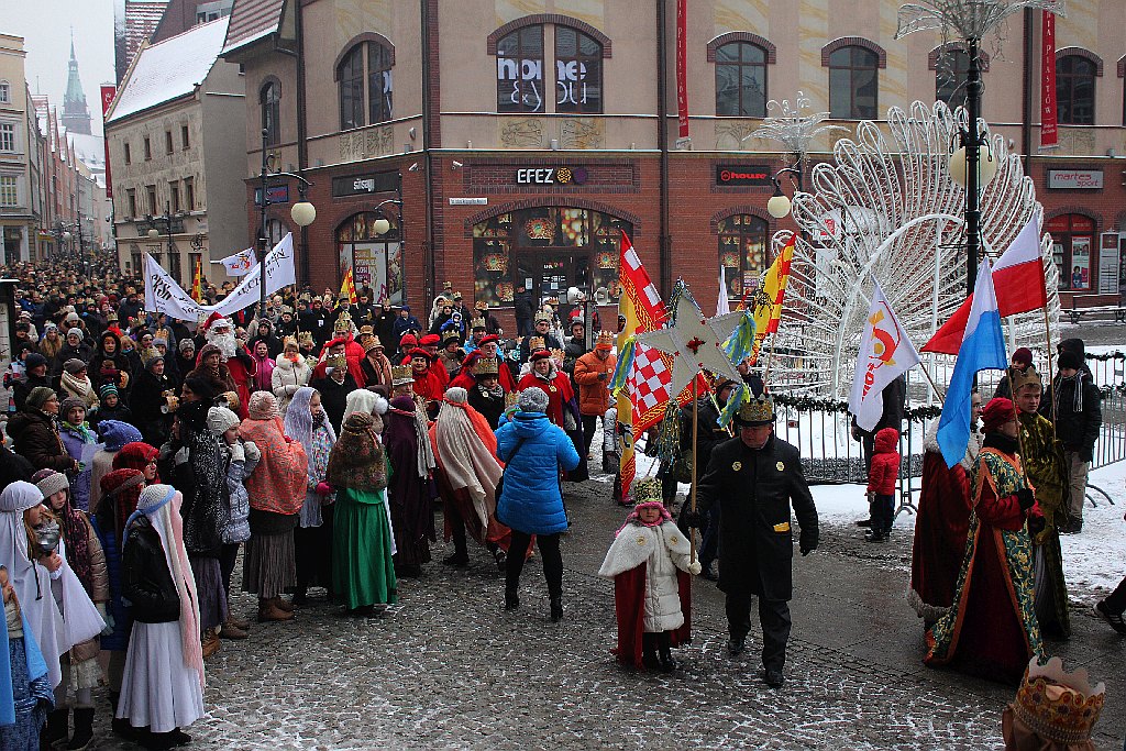 Ponad tysiąc wiernych wzięło udział w Orszaku Trzech Króli