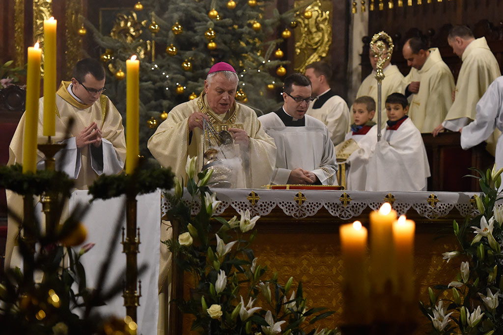 Ponad tysiąc wiernych wzięło udział w Orszaku Trzech Króli