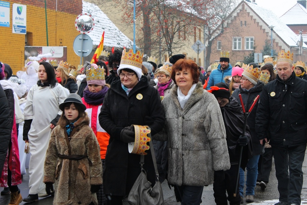 Orszak Trzech Króli przeszedł w środę ulicami Prochowic