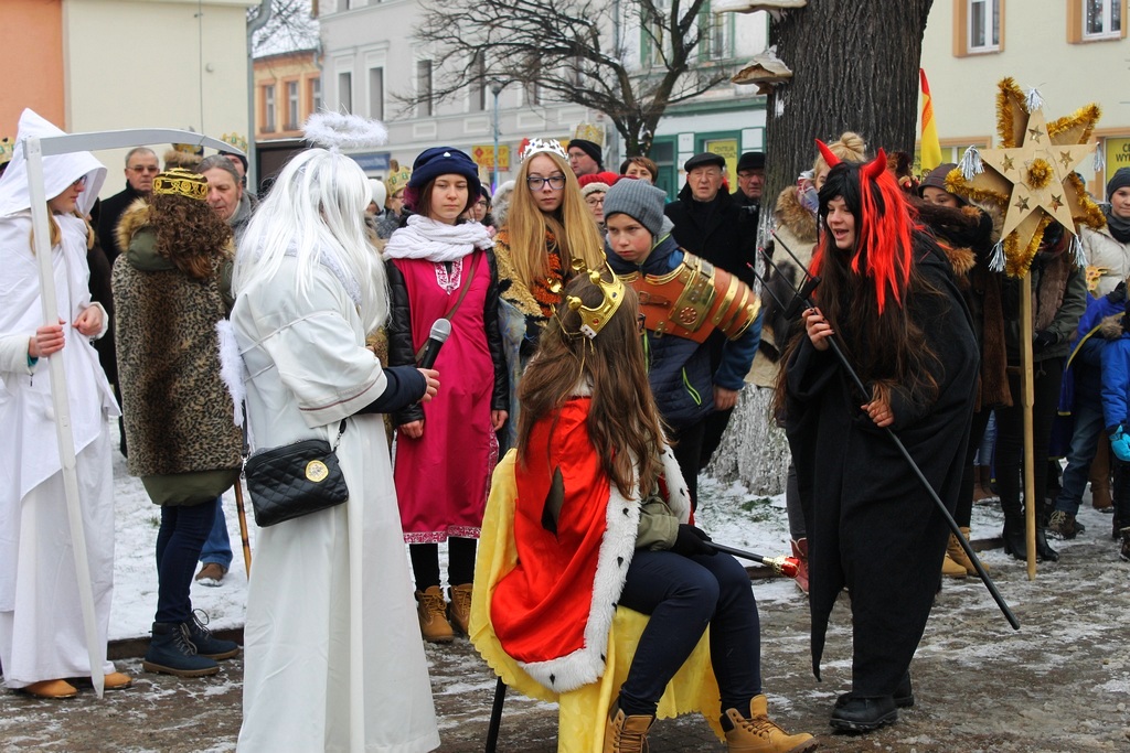 Orszak Trzech Króli przeszedł w środę ulicami Prochowic
