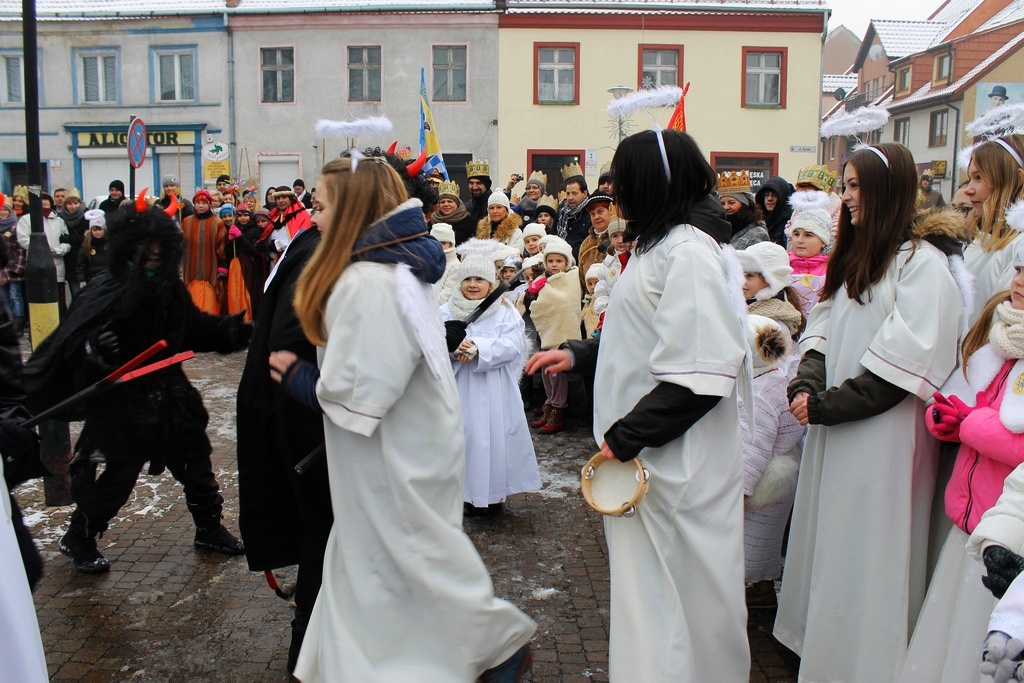 Orszak Trzech Króli przeszedł w środę ulicami Prochowic