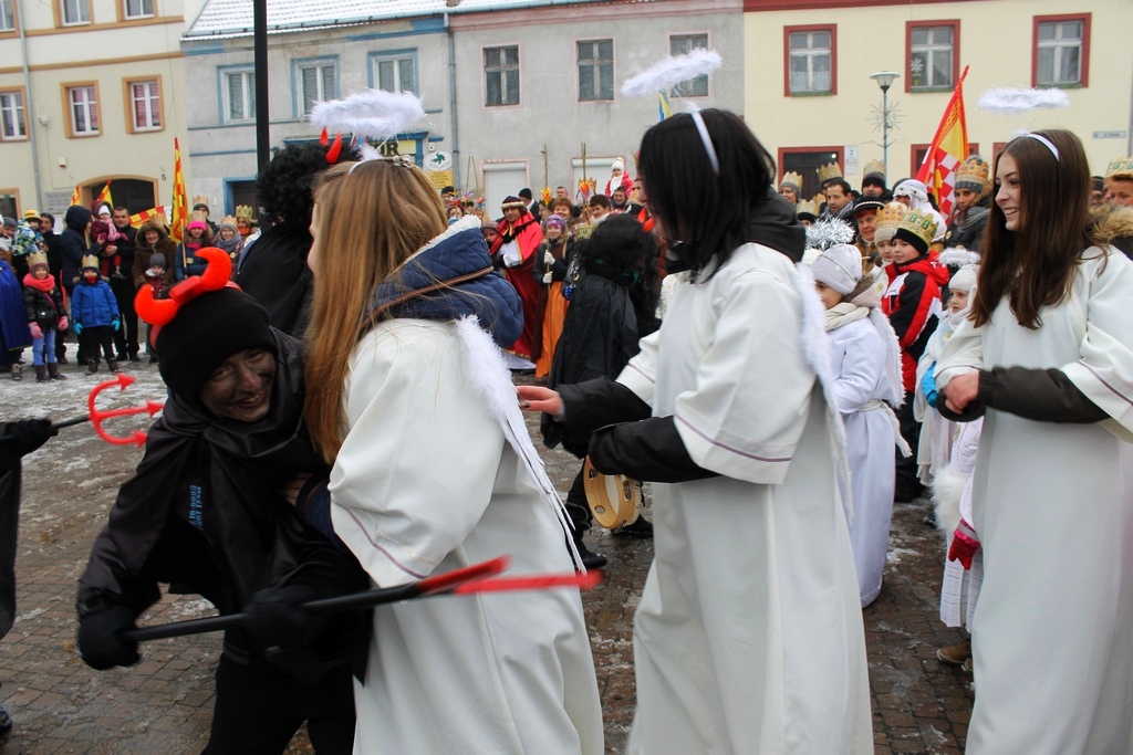 Orszak Trzech Króli przeszedł w środę ulicami Prochowic