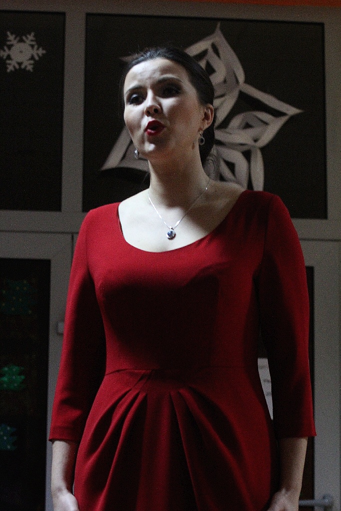 Magdalena Marchewka gościem kolędowego biesiadowania w SP 20