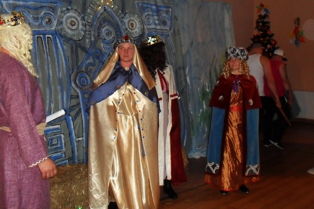 Dorośli mieszkańcy Szczytnik nad Kaczawą wystawili jasełka