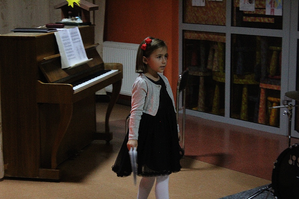Magdalena Marchewka gościem kolędowego biesiadowania w SP 20