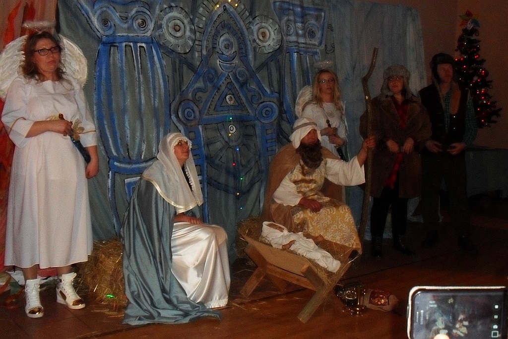 Dorośli mieszkańcy Szczytnik nad Kaczawą wystawili jasełka