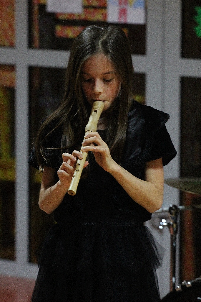 Magdalena Marchewka gościem kolędowego biesiadowania w SP 20