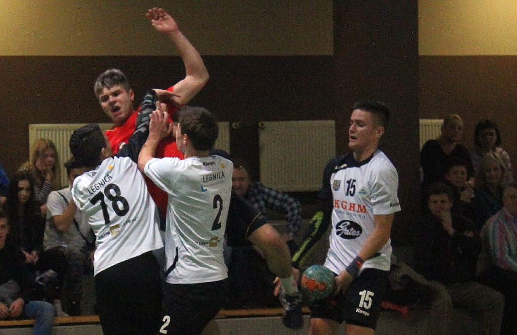 Derby Legnicy dla młodych piłkarzy ręcznych Siódemki Miedź