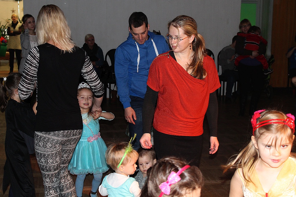 Zabawa karnawałowa dla dzieci w Domu Kultury Atrium