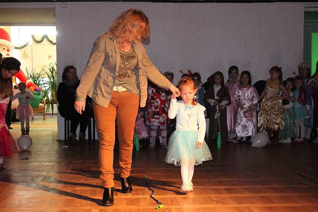 Zabawa karnawałowa dla dzieci w Domu Kultury Atrium